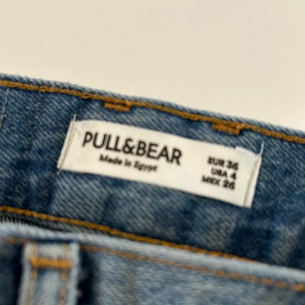 Pull&Bear Boyfriend Jeans, Distressed and Ripped Detail, High Waist, Size 4 / 25 - Picture 5 of 15